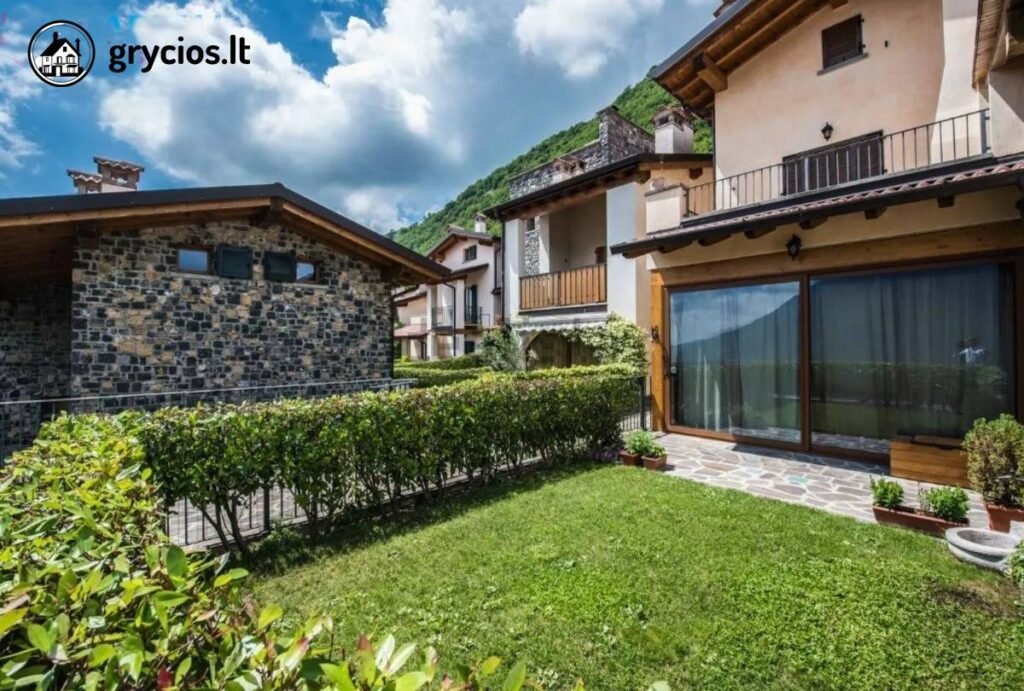 Italijoje, Lombardijos reg., Bianzano mstl., parduodama vila su vaizdu į ežerą ir kalnus